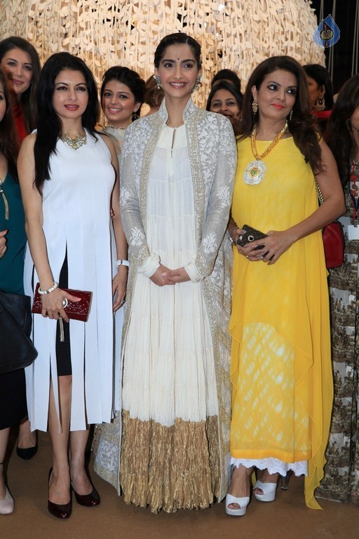 Imc Ladies Wing Women Entrepreneur Exhibition Launch - 19 / 37 photos