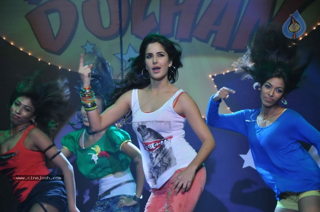 Imran and Katrina at Mere Brother Ki Dulhan Audio Launch - 33 / 36 photos