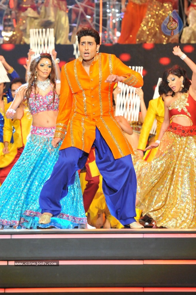 Celebs at Inaugural Lux Cozi TOIFA Celebrations - 16 / 17 photos