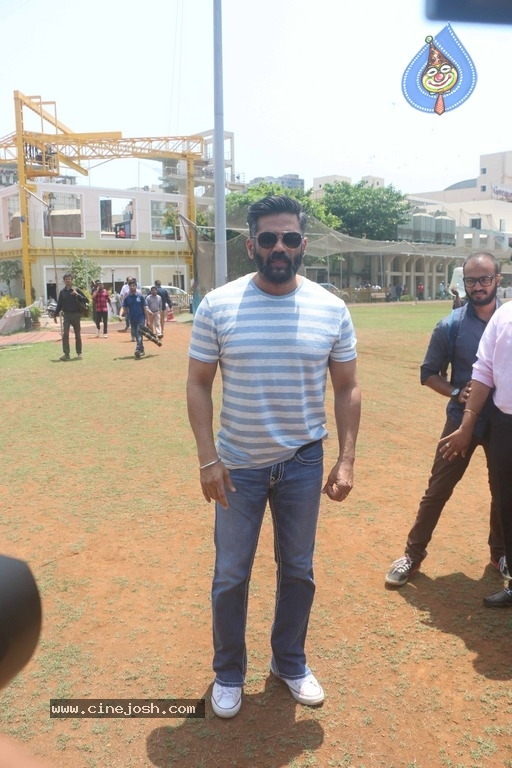 India V/S Bangladesh Wheelchair Cricket Series Semi Final - 8 / 10 photos