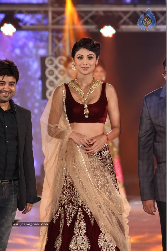 India Bullion n Jewellery Awards Fashion Show - 3 / 40 photos