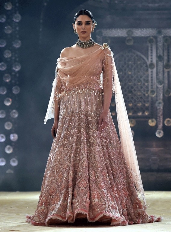 India Couture Week 2018 Photos - 14 / 19 photos