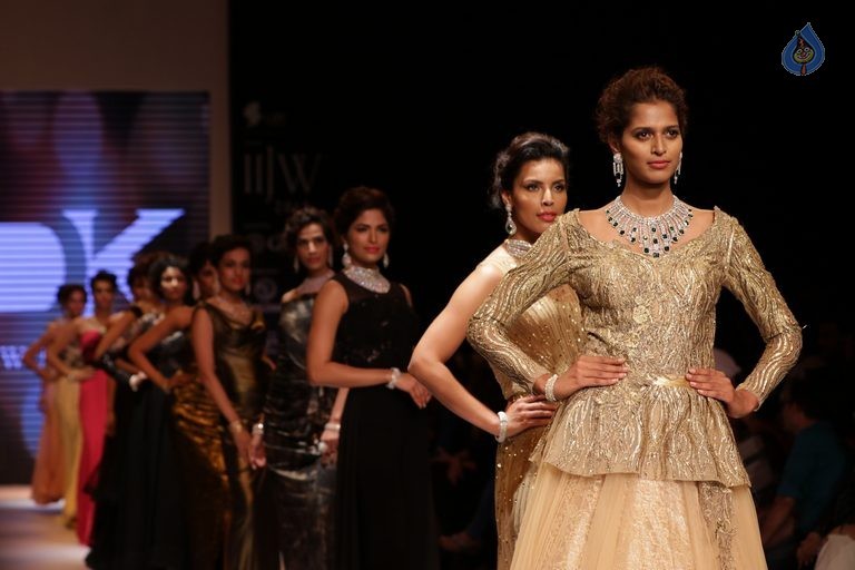 India International Jewellery Week 2015 Fashion Show - 17 / 84 photos