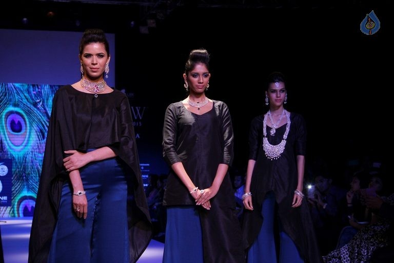 India International Jewellery Week 2015 Show  - 3 / 126 photos