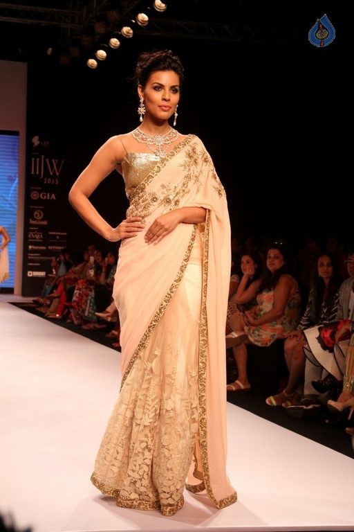 India International Jewellery Week 2015 Show  - 40 / 126 photos