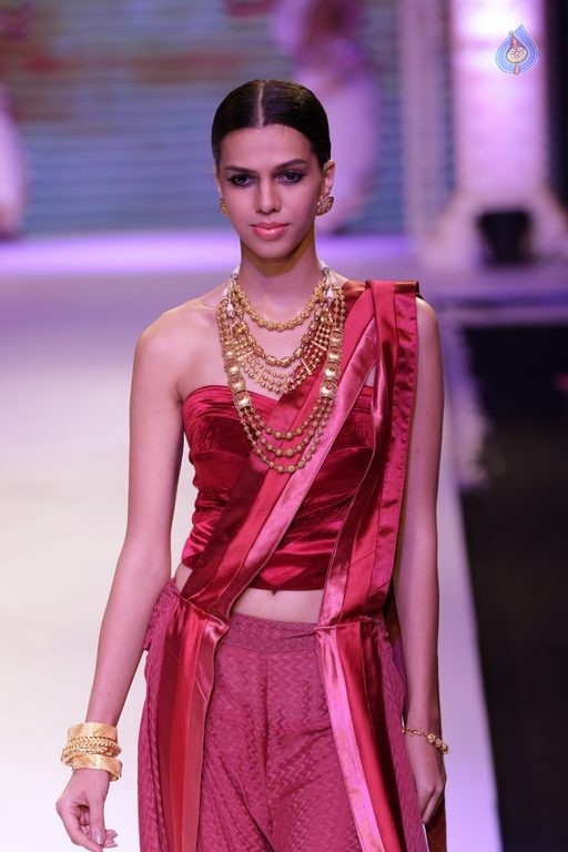 India International Jewellery Week 2015 Show  - 43 / 126 photos