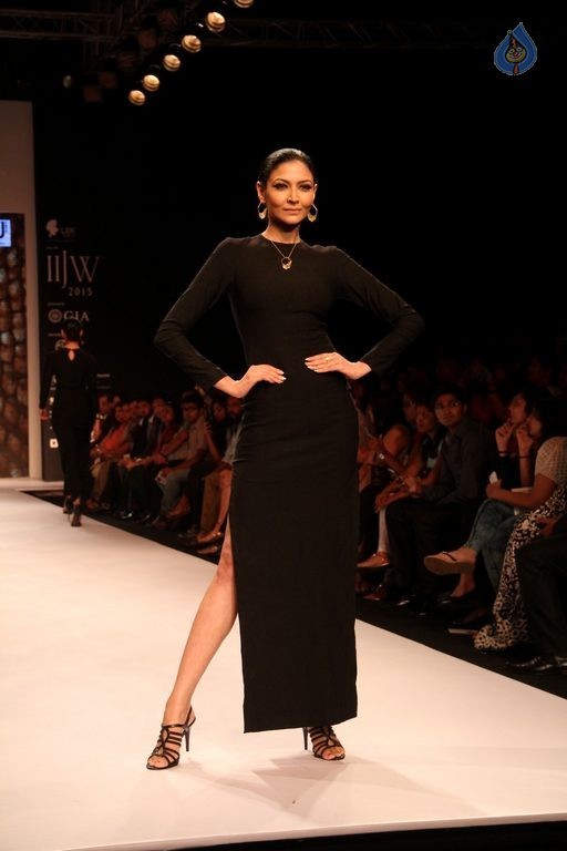 India International Jewellery Week 2015 Show  - 83 / 126 photos