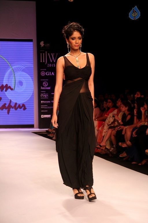 India International Jewellery Week 2015 Show  - 91 / 126 photos