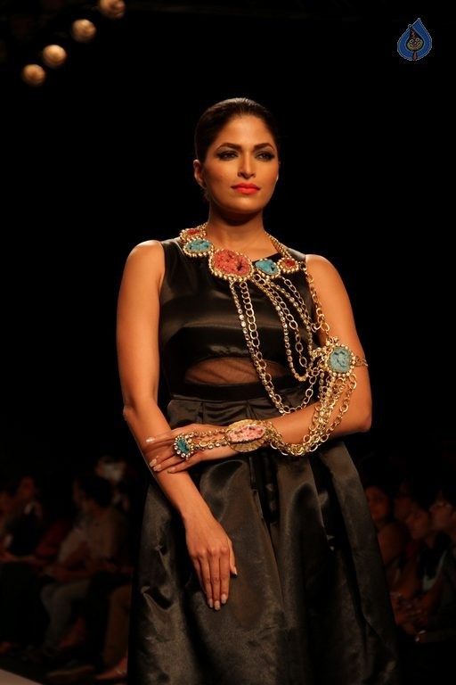 India International Jewellery Week 2015 Show  - 107 / 126 photos