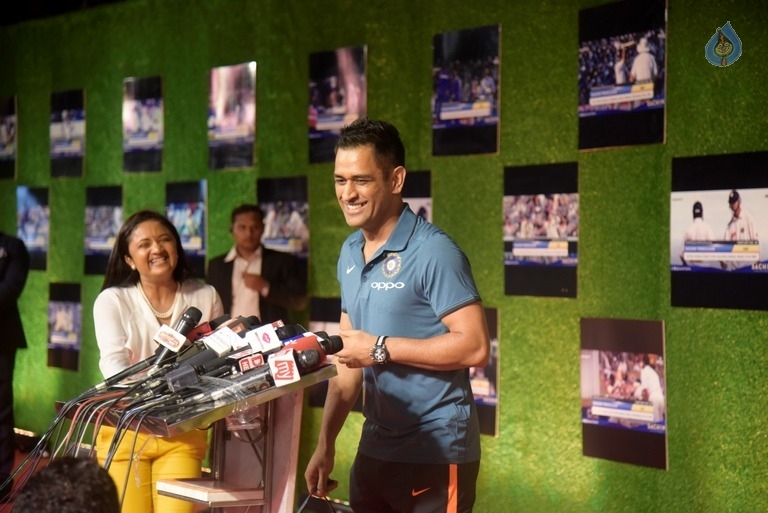 Indian Cricket Team at Special Screening Of Film Sachin A Billion Dreams - 50 / 82 photos