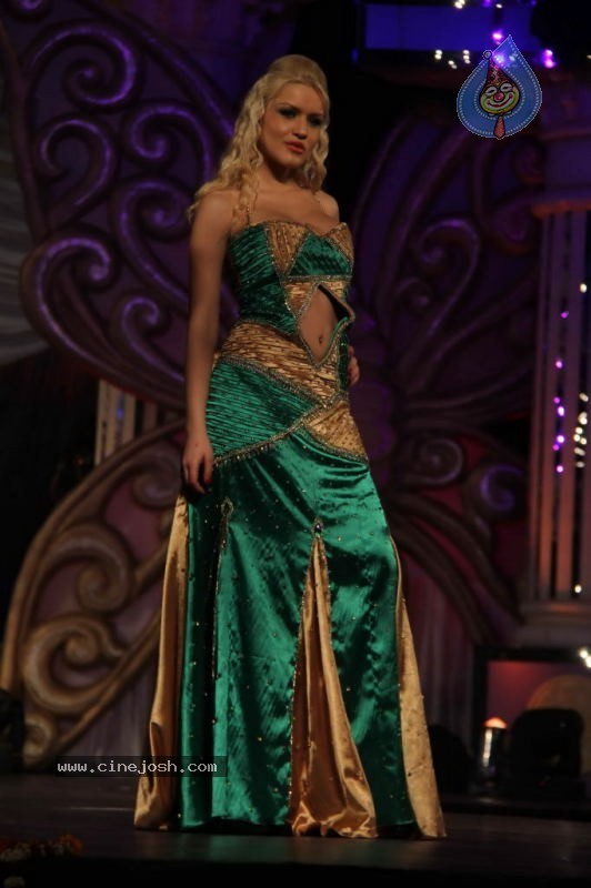 Indian Princess 2011 Grand Finale Event - 58 / 80 photos