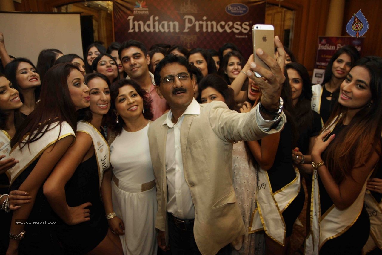 Indian Princess 2015 World Grand Finale PM - 31 / 45 photos