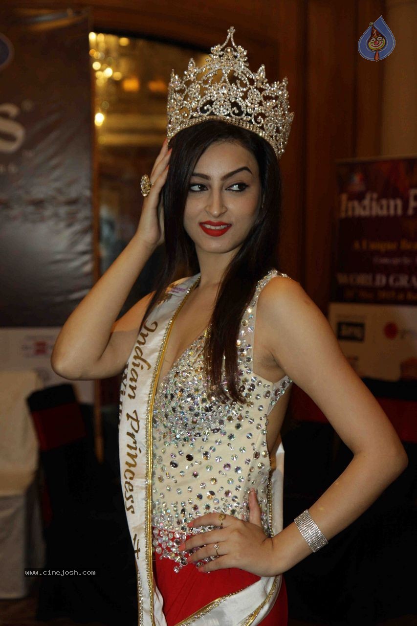 Indian Princess 2015 World Grand Finale PM - 35 / 45 photos