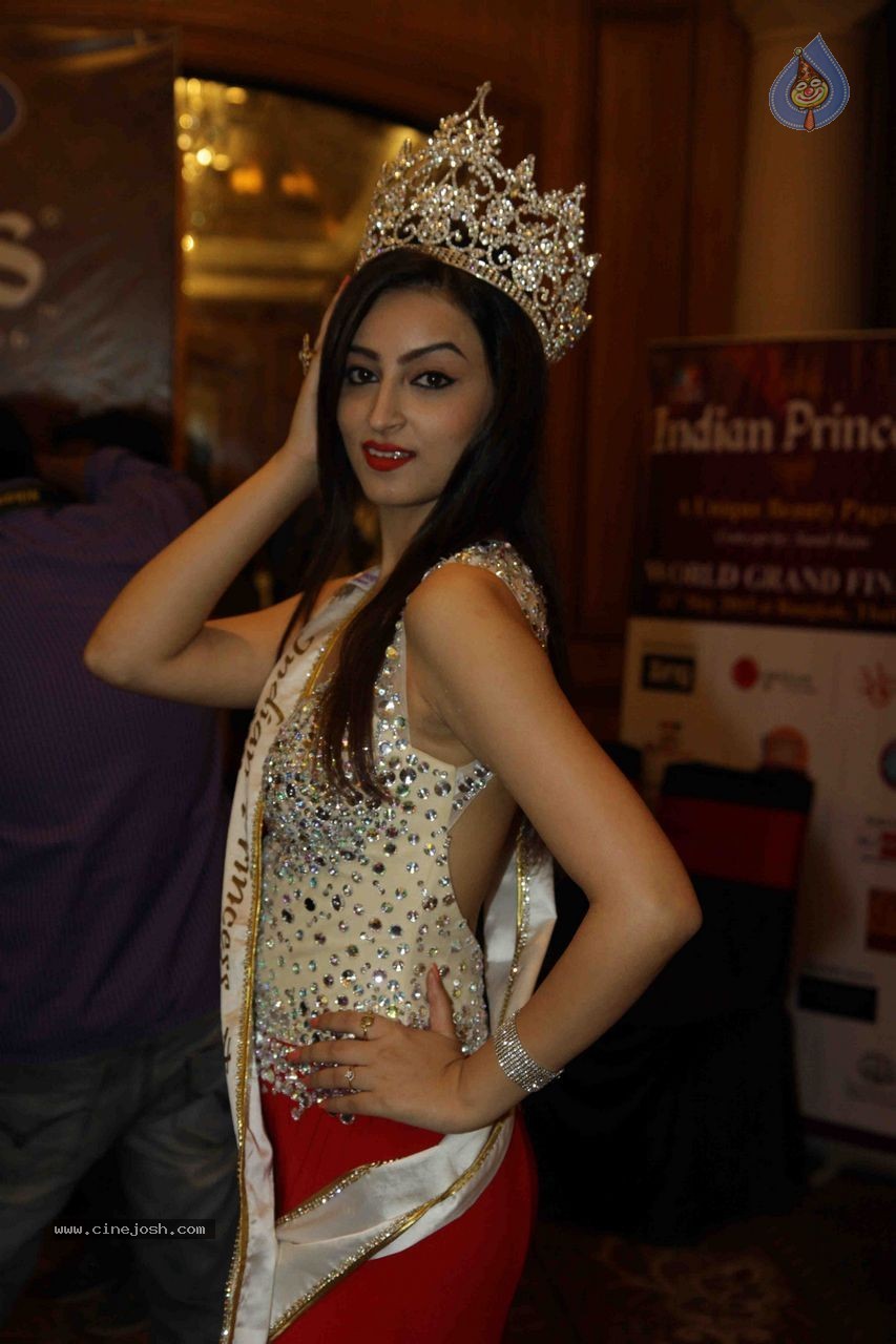 Indian Princess 2015 World Grand Finale PM - 41 / 45 photos