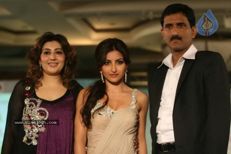 Indian Princess Fashion Show Photos - 32 / 77 photos