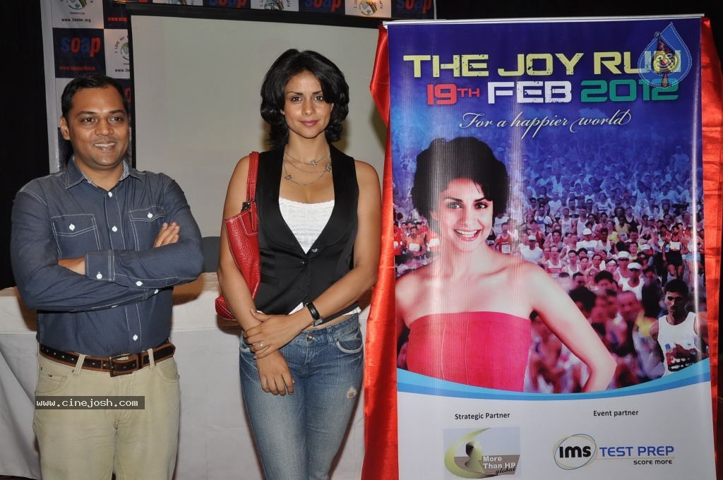 Indias First 12 City Marathon PM - 2 / 20 photos