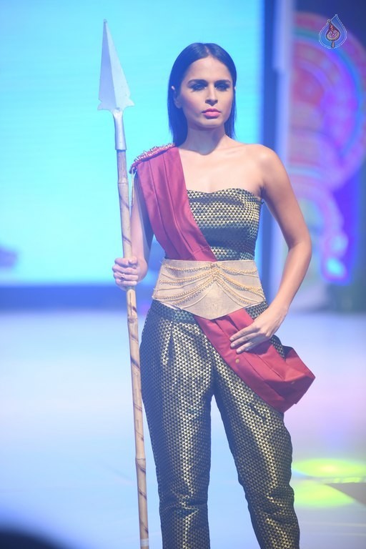 INIFD Fashion Show at St Andrews  - 24 / 37 photos