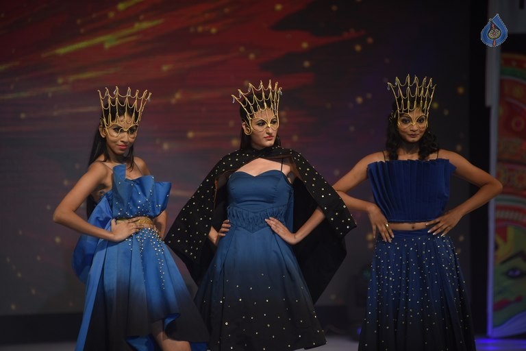 INIFD Fashion Show at St Andrews  - 36 / 37 photos