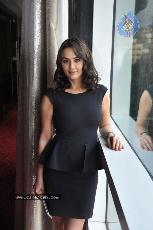 Ishkq in Paris Music Launch - 32 / 54 photos