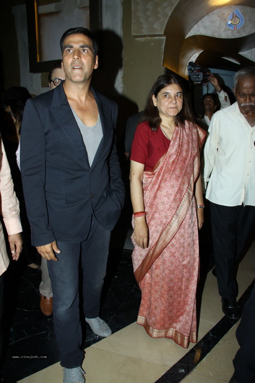 Its Entertainment First Look Launch - 36 / 59 photos