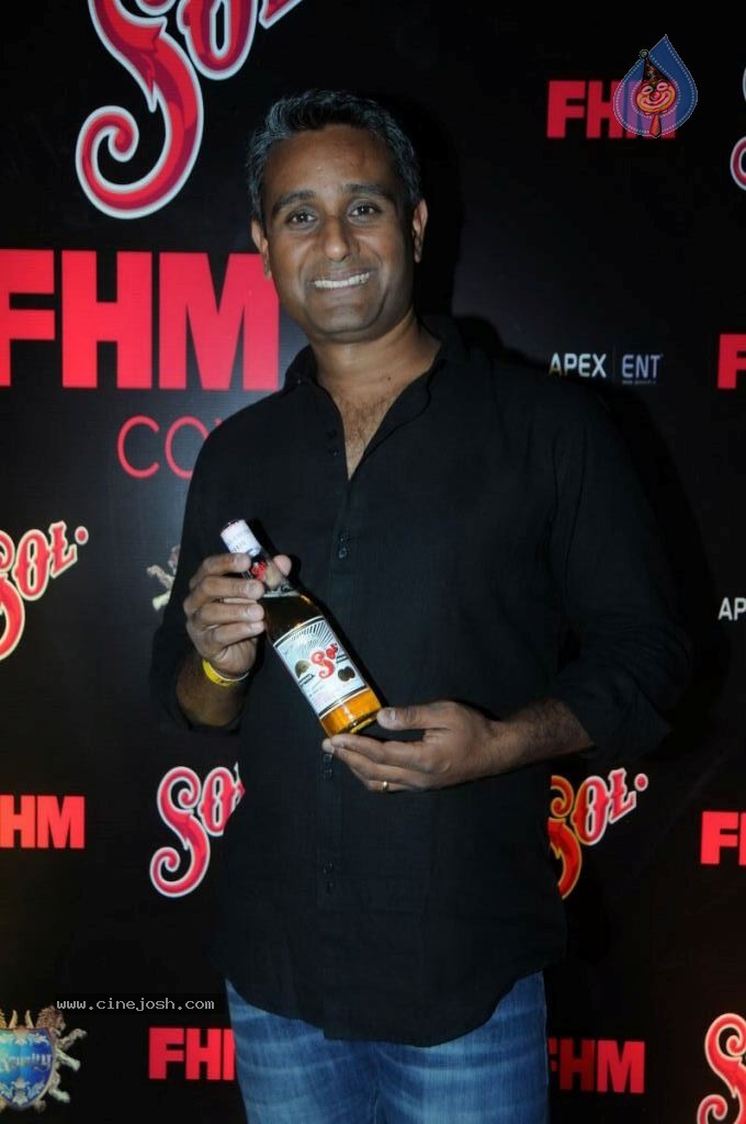 Jacqueline Fernandez at Sol Beer Launch - 13 / 27 photos