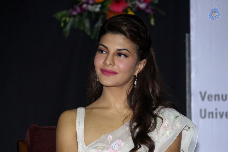 Jacqueline gets Felicitated at Mumbai University  - 25 / 50 photos