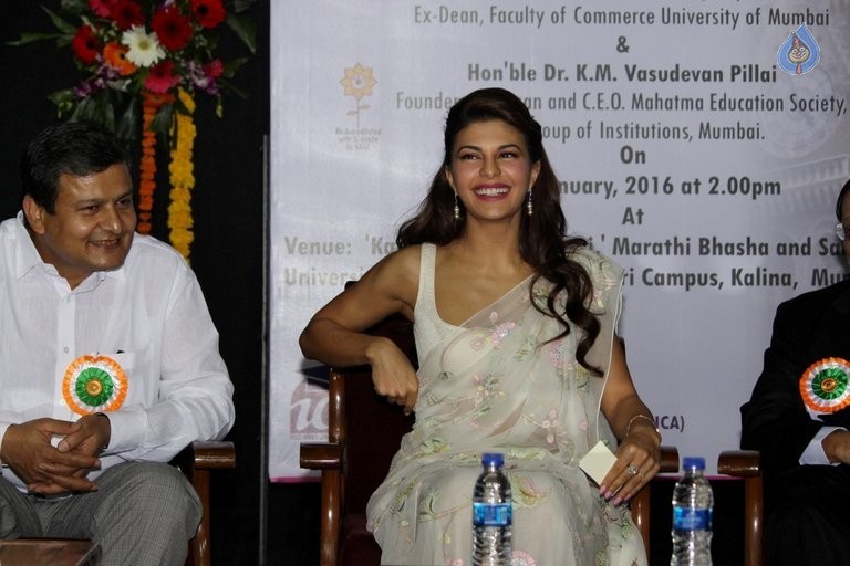 Jacqueline gets Felicitated at Mumbai University  - 48 / 50 photos