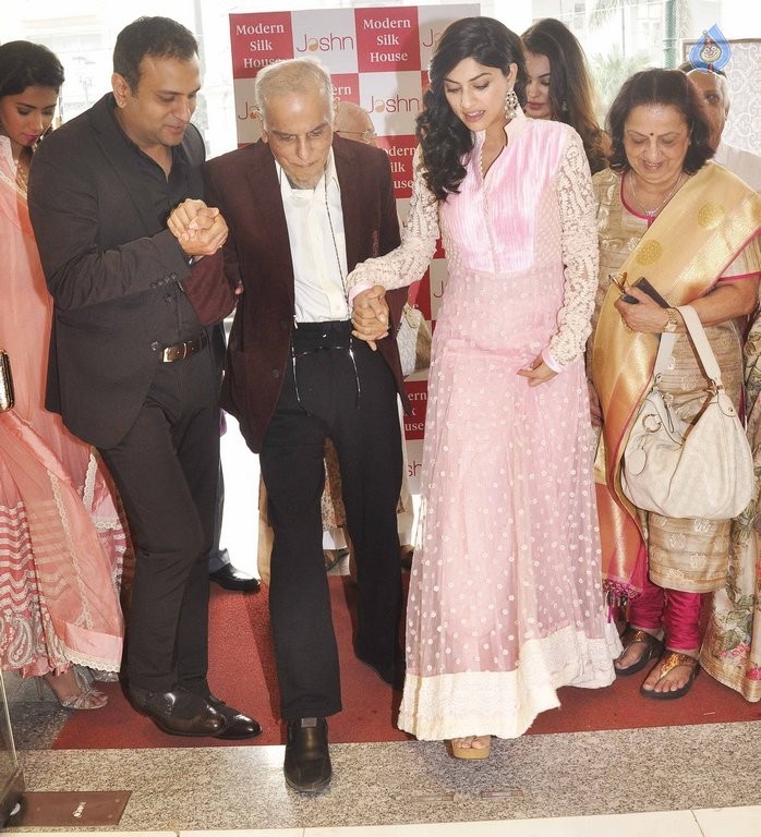 Jashn Store Launch and Fashion Show - 27 / 37 photos