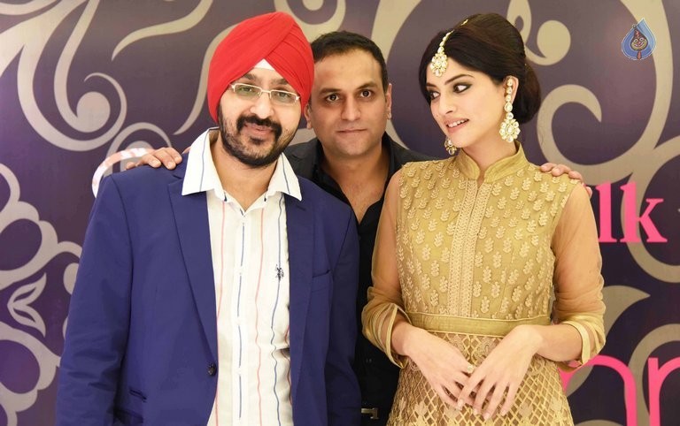 Jashn Store Launch and Fashion Show - 32 / 37 photos