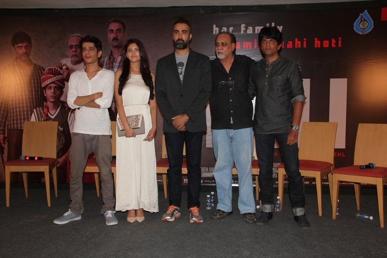 Jazbaa Promotion at Mithibai College - 20 / 42 photos