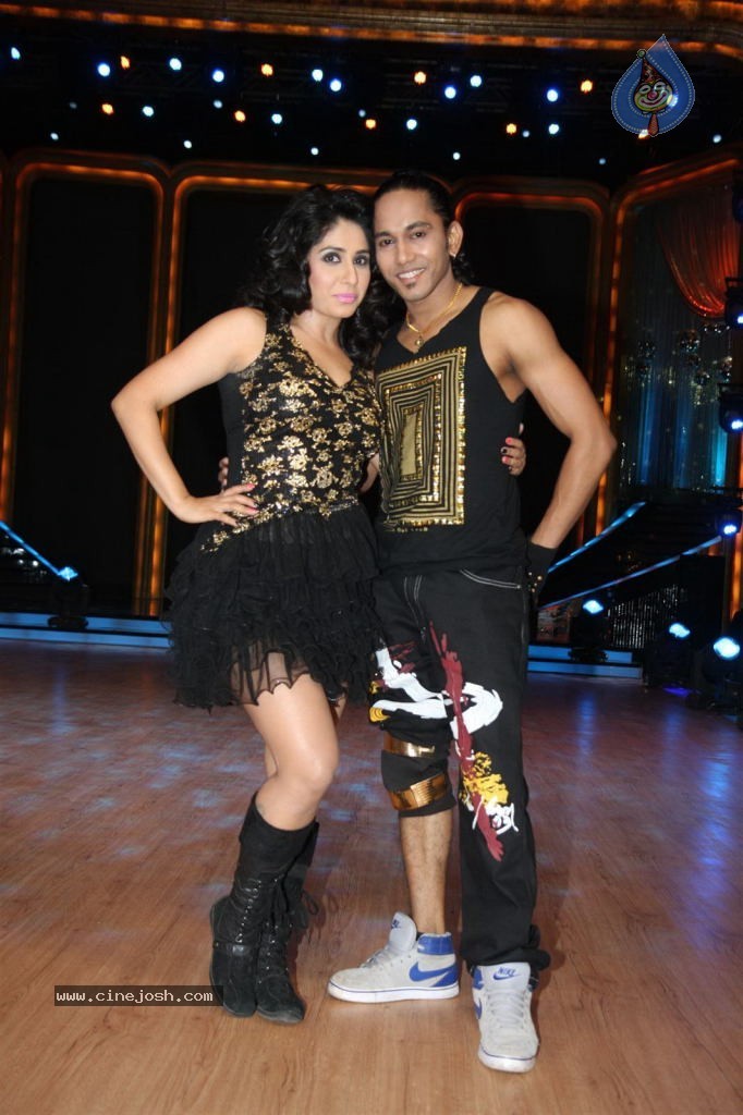 Jhalak Dikhla Jaa Wild Card Entry Shoot - 24 / 24 photos