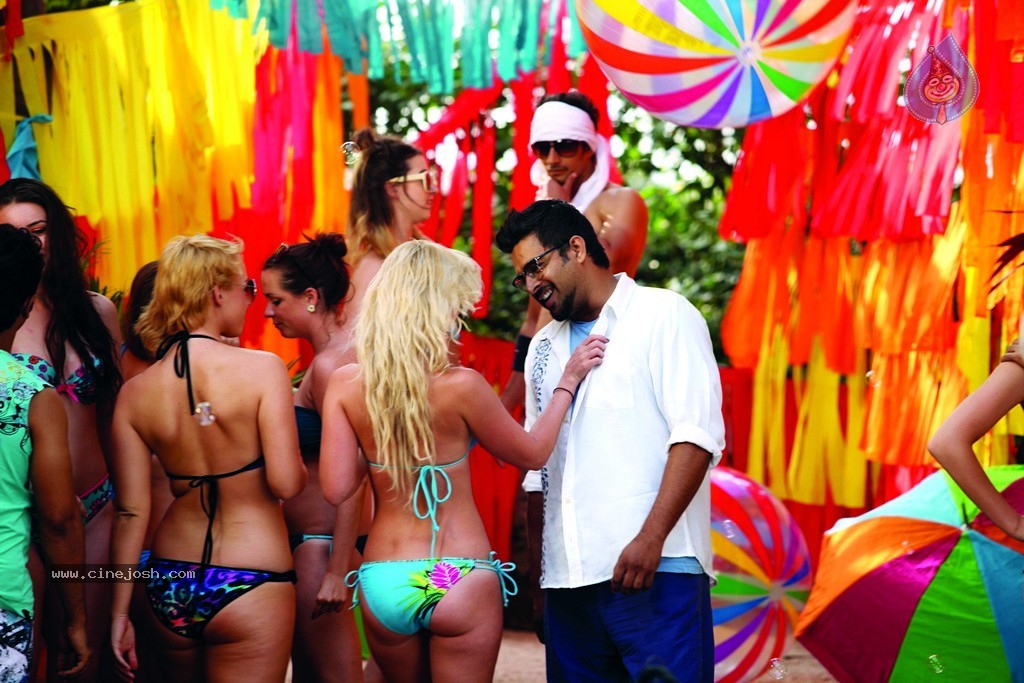 Jodi Breakers Movie Hot Stills - 17 / 39 photos