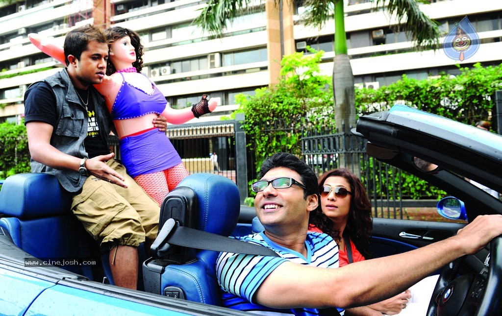 Jodi Breakers Movie Hot Stills - 27 / 39 photos