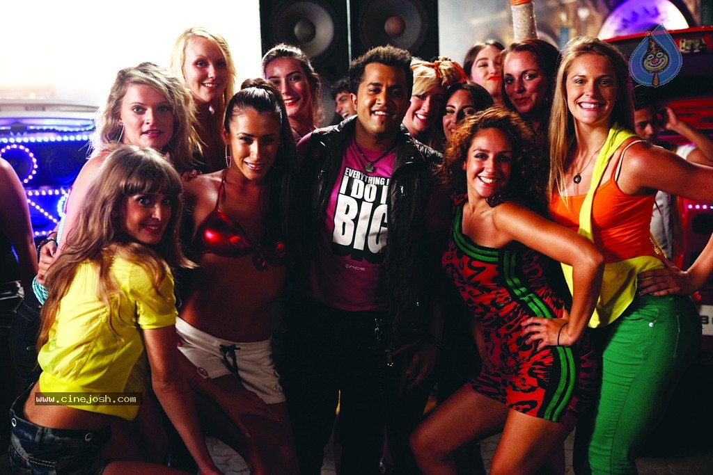 Jodi Breakers Movie Hot Stills - 30 / 39 photos