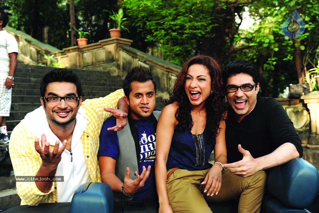 Jodi Breakers Movie Hot Stills - 33 / 39 photos