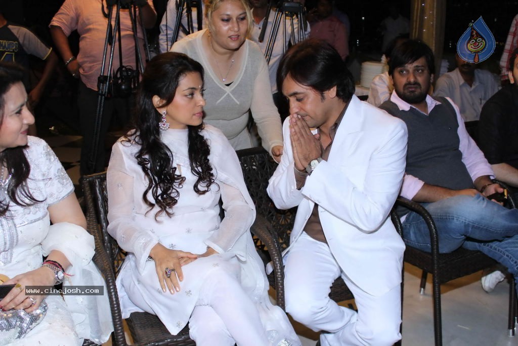Juhi Chawla Launches Rajeev Paul Book - 66 / 78 photos