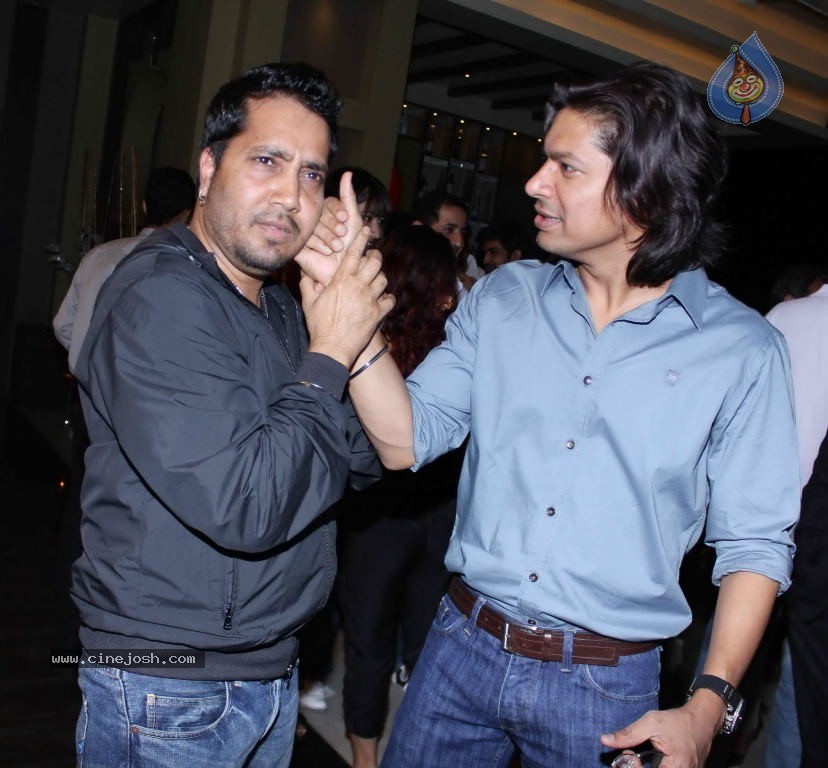 Juhi Chawla Launches Rajeev Paul Book - 68 / 78 photos