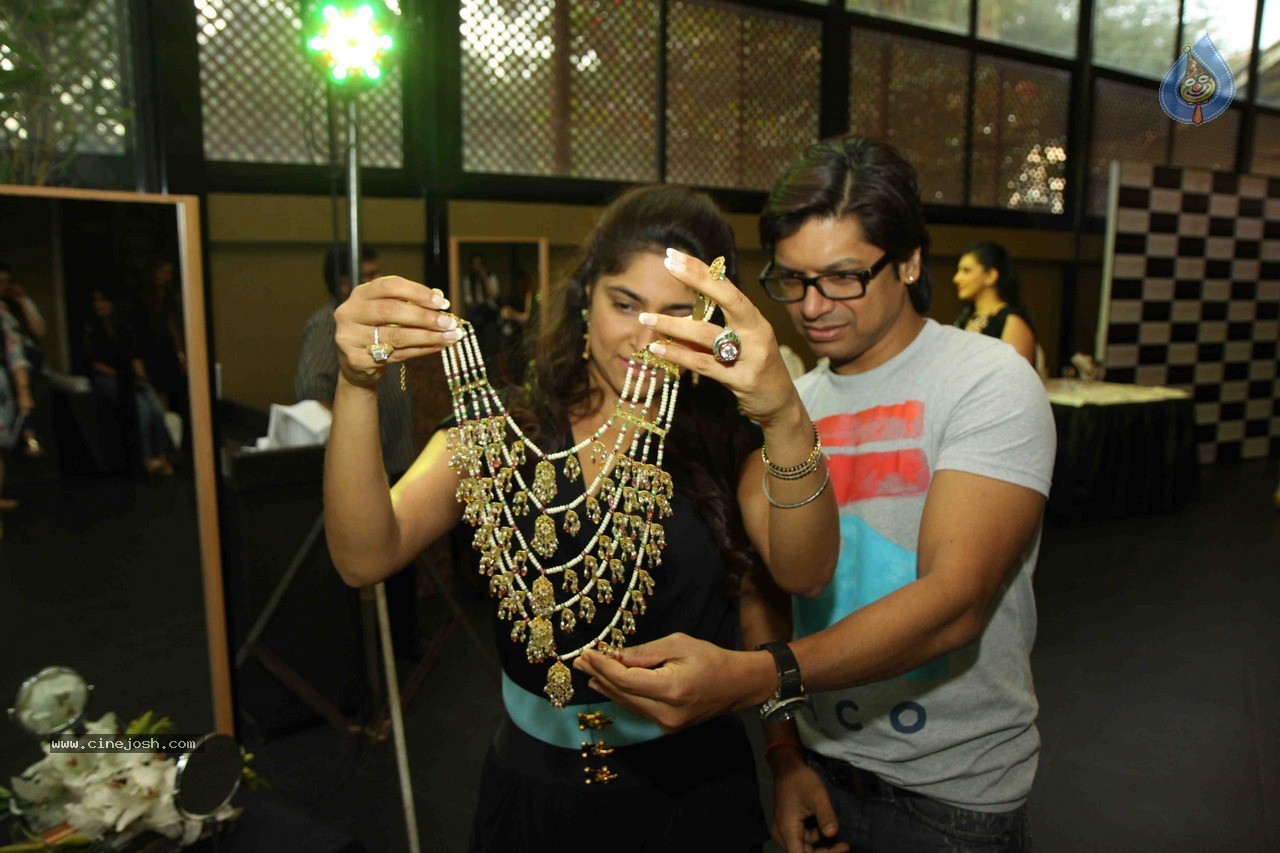 Jyothi Kapoor New York Based Jewellery Preview - 24 / 53 photos