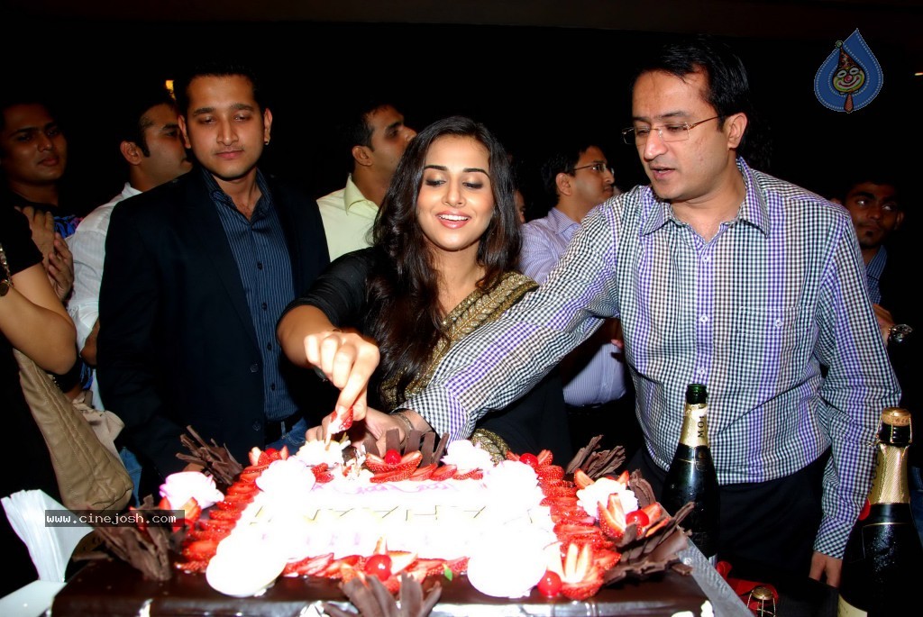 Kahaani Movie Success Party - 6 / 26 photos