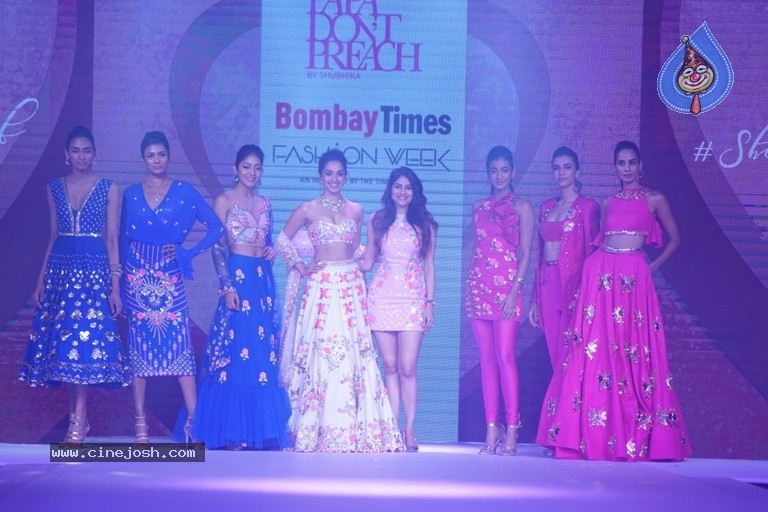 Kaira and Yami at Bombay Times Fashion Week - 25 / 30 photos