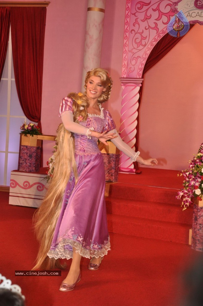 Kajol at Disney Princess Academy - 24 / 44 photos