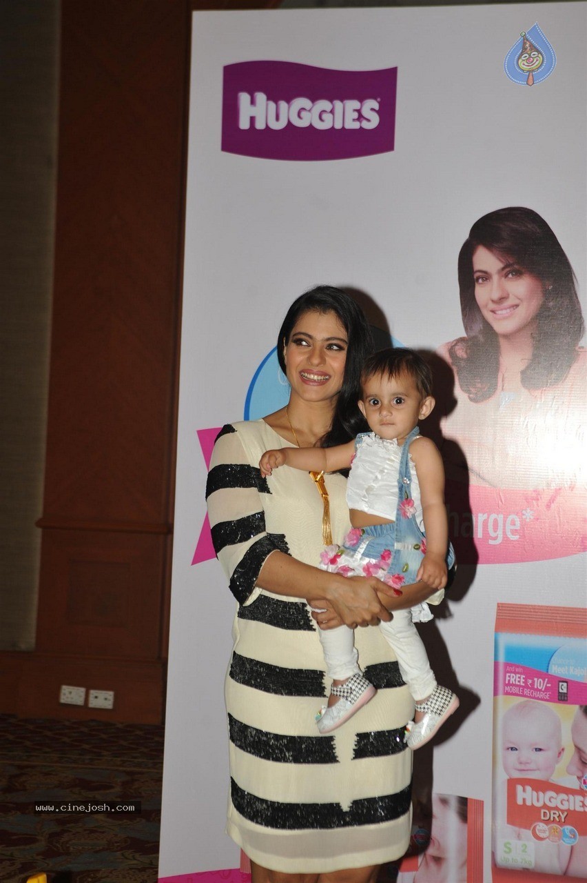 Kajol Devgan at Huggies Event - 14 / 26 photos