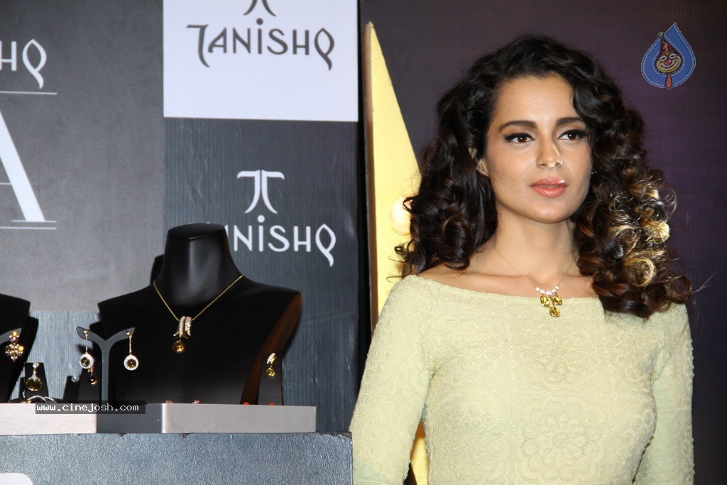 Kangana Launches Tanishq IVA 2 Collection - 43 / 48 photos