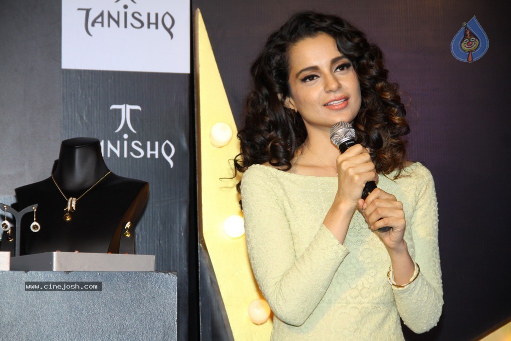 Kangana Launches Tanishq IVA 2 Collection - 45 / 48 photos