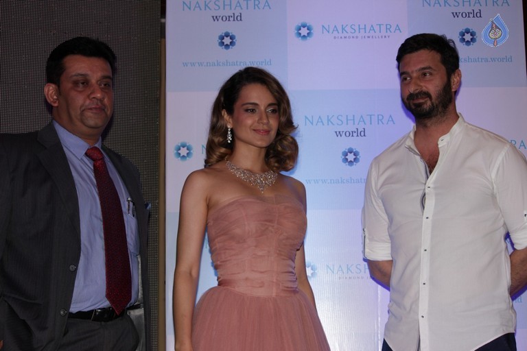 Kangana Ranaut at Nakshatra Jewellery Launch - 9 / 17 photos