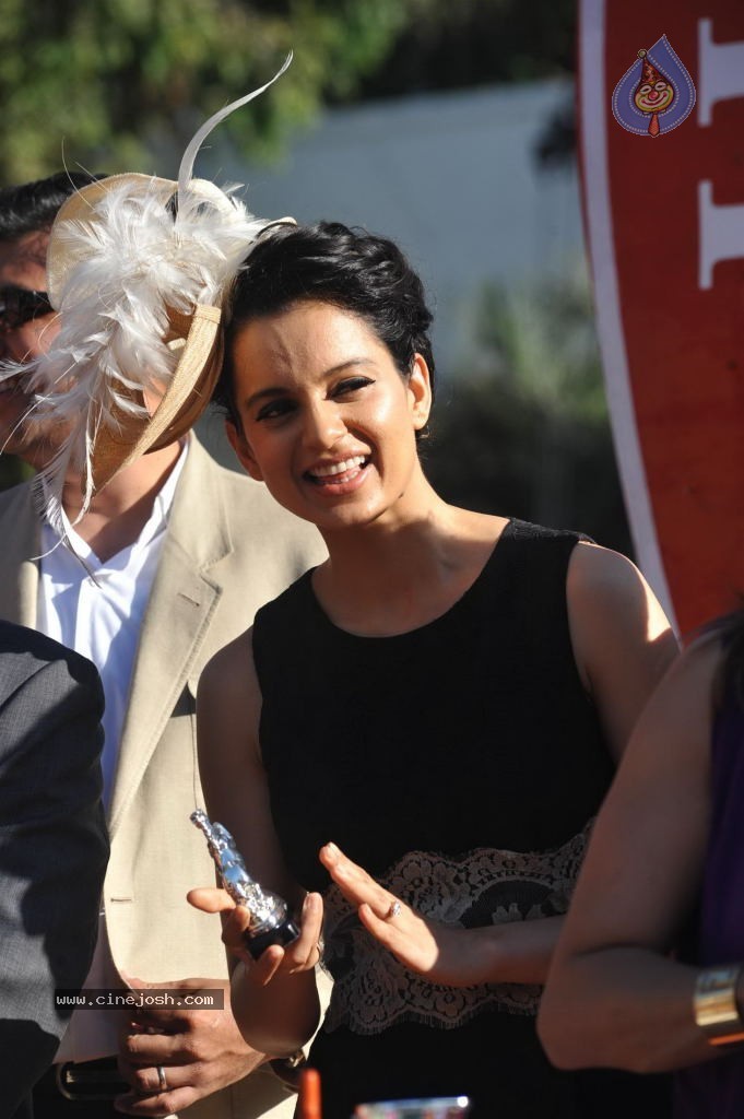 Kangana Ranaut at the HELLO Class Race 2014 - 49 / 78 photos