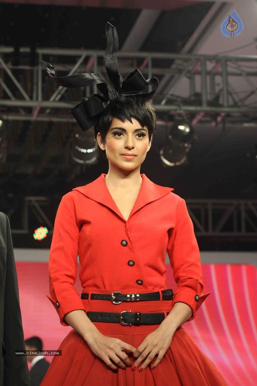 Kangana Ranaut Showstopper at Launch of LIVA - 6 / 108 photos