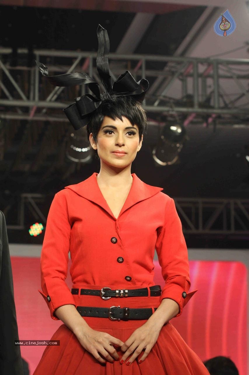 Kangana Ranaut Showstopper at Launch of LIVA - 33 / 108 photos