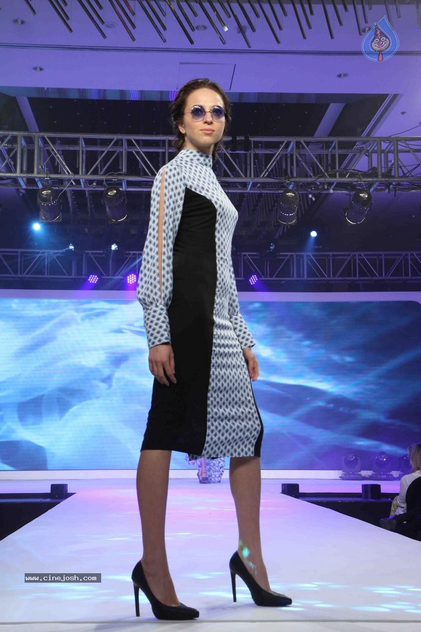 Kangana Ranaut Showstopper at Launch of LIVA - 36 / 108 photos