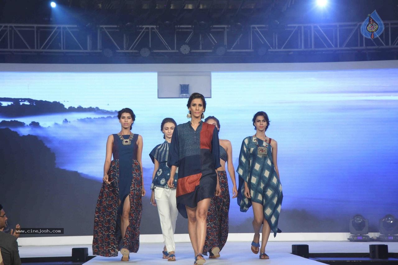 Kangana Ranaut Showstopper at Launch of LIVA - 49 / 108 photos